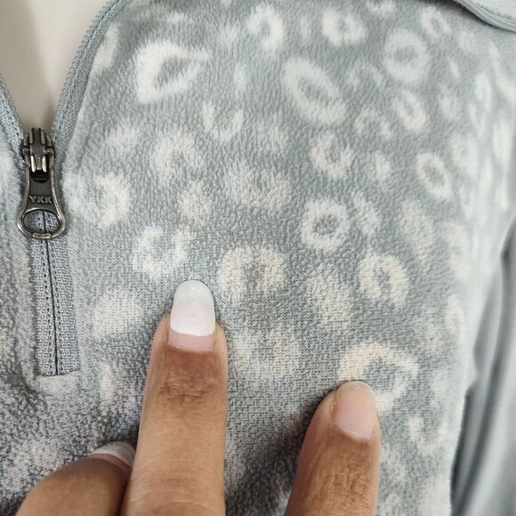 Columbia Fleece 1/4 Zip Jacket Women Size M Grey Leopard Animal Print FLAWS - Picture 9 of 10